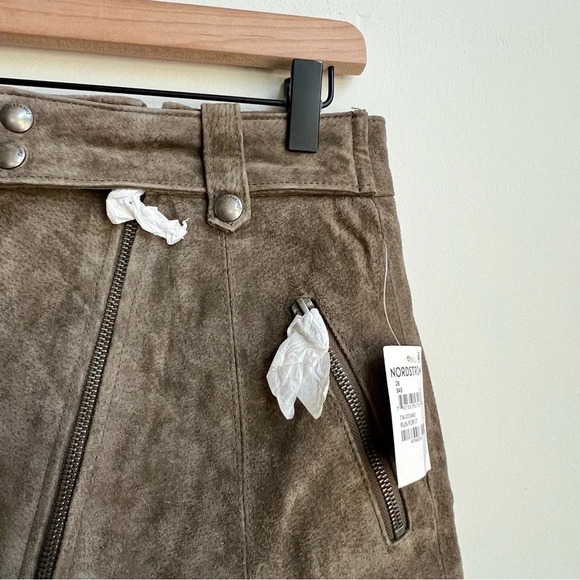 Blank NYC Run For It Taupe Suede Leather Mini Skirt Sz 26 Diagonal Zip Button - Picture 8 of 14